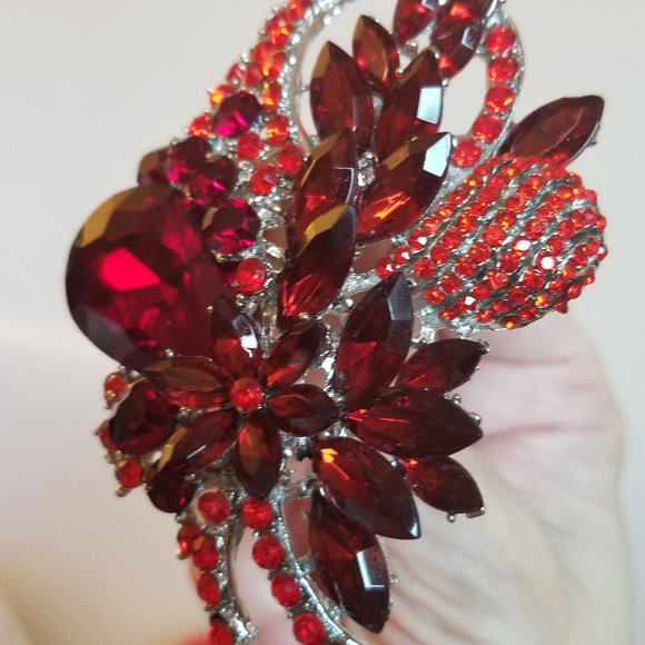 NWT Red Glass Crystal Floral Brooch Pin Silver - Picture 8 of 8